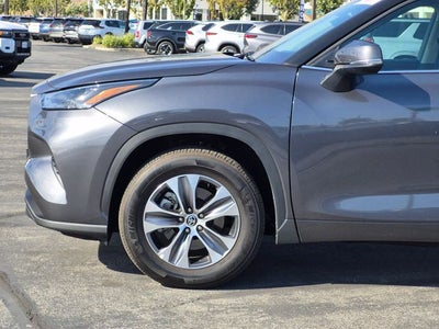 2025 Toyota HIGHLANDER XLE