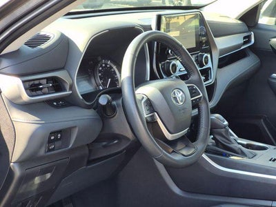 2025 Toyota HIGHLANDER XLE