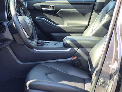 2025 Toyota HIGHLANDER XLE
