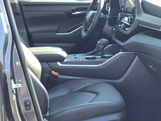 2025 Toyota HIGHLANDER XLE