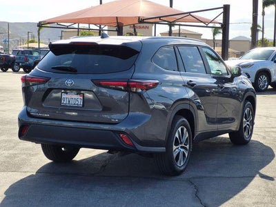 2025 Toyota HIGHLANDER XLE