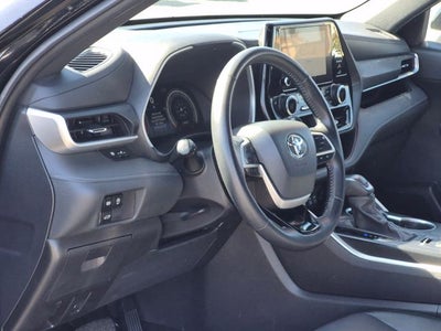 2025 Toyota HIGHLANDER XSE