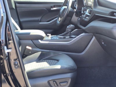 2025 Toyota HIGHLANDER XSE