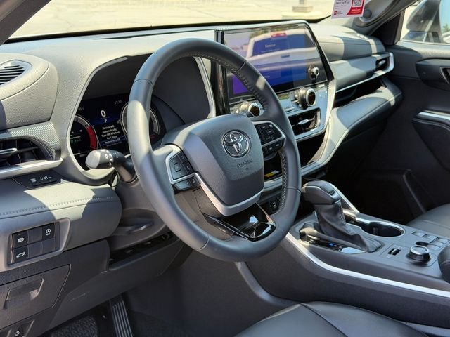 2025 Toyota Highlander XSE