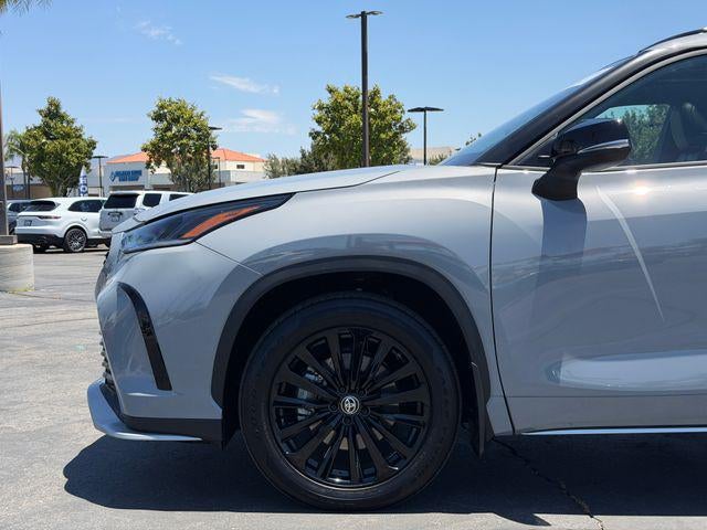 2025 Toyota Highlander XSE