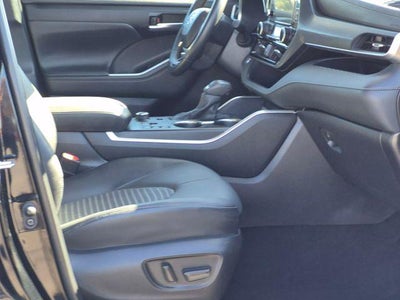 2025 Toyota HIGHLANDER XSE