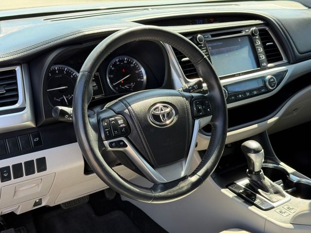 2015 Toyota HIGHLANDER XLE V6