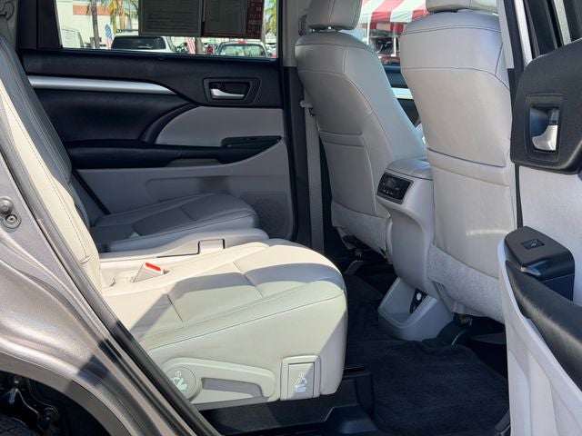 2015 Toyota HIGHLANDER XLE V6