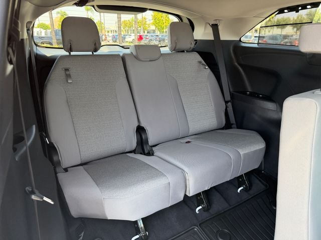 2026 Toyota Sienna LE 8 Passenger