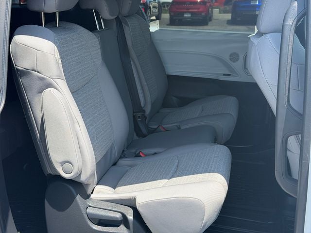 2026 Toyota Sienna LE 8 Passenger