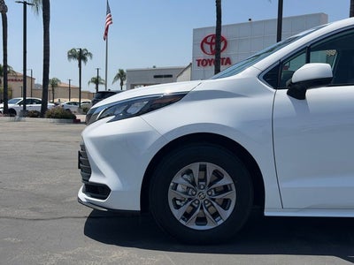 2026 Toyota Sienna LE 8 Passenger