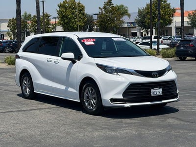 2026 Toyota Sienna LE 8 Passenger