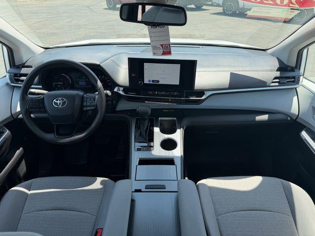 2026 Toyota Sienna LE 8 Passenger
