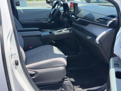 2026 Toyota Sienna LE 8 Passenger
