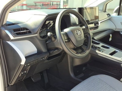 2026 Toyota Sienna LE 8 Passenger