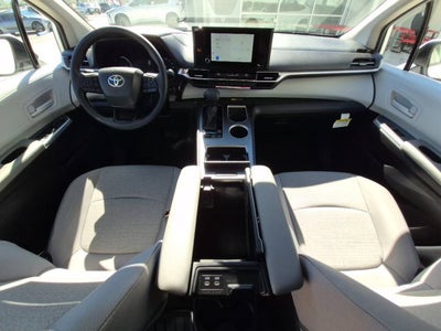 2026 Toyota Sienna LE 8 Passenger