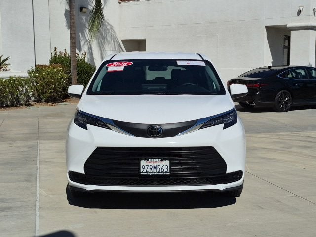 2026 Toyota Sienna LE 8 Passenger