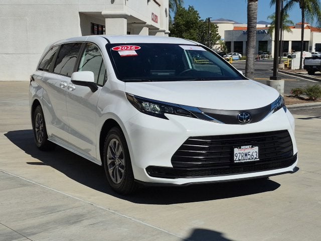 2026 Toyota Sienna LE 8 Passenger