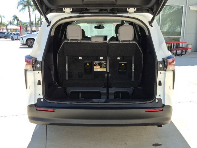 2026 Toyota Sienna LE 8 Passenger