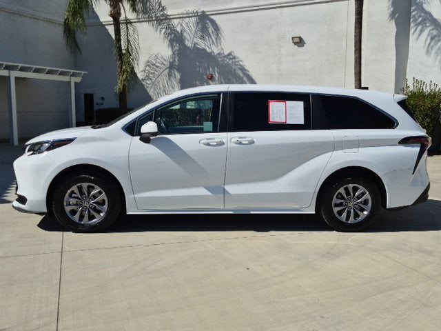 2026 Toyota Sienna LE 8 Passenger