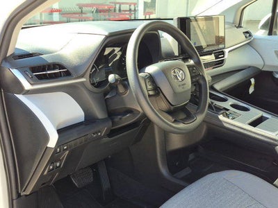 2026 Toyota Sienna LE 8 Passenger