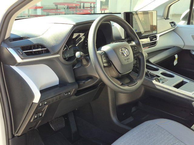 2026 Toyota Sienna LE 8 Passenger