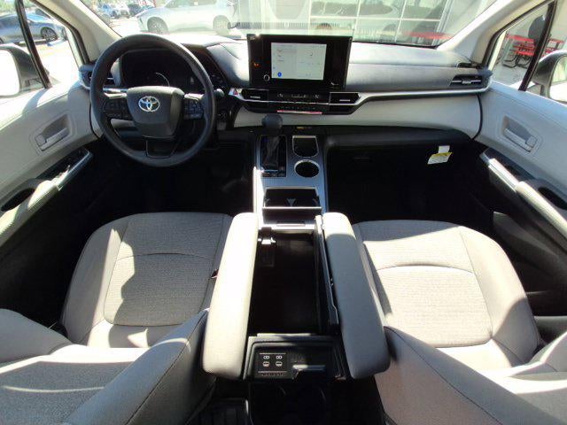 2026 Toyota Sienna LE 8 Passenger