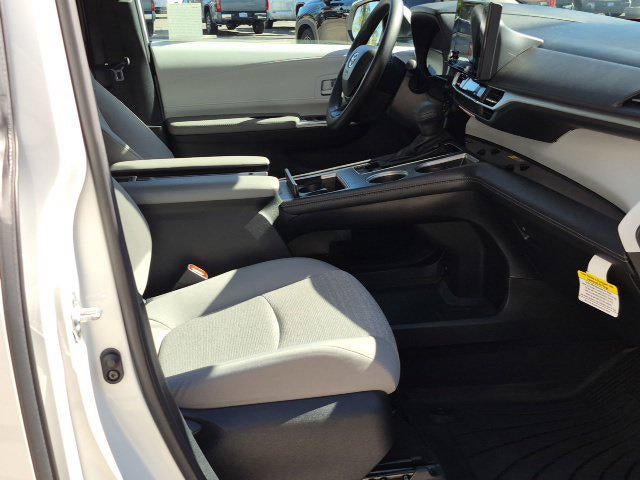 2026 Toyota Sienna LE 8 Passenger