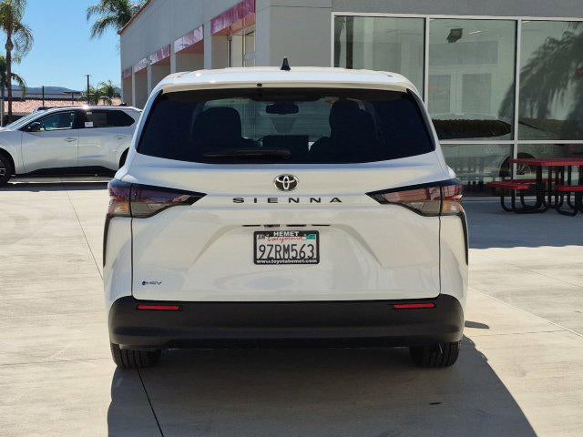 2026 Toyota Sienna LE 8 Passenger