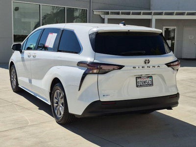 2026 Toyota Sienna LE 8 Passenger