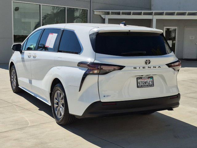 2026 Toyota Sienna LE 8 Passenger