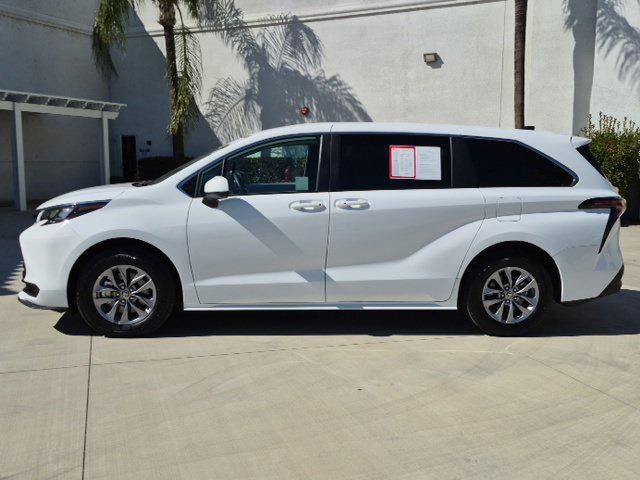 2026 Toyota Sienna LE 8 Passenger