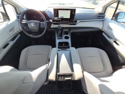 2026 Toyota Sienna LE 8 Passenger