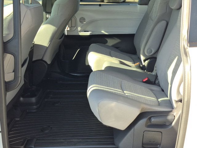 2026 Toyota Sienna LE 8 Passenger