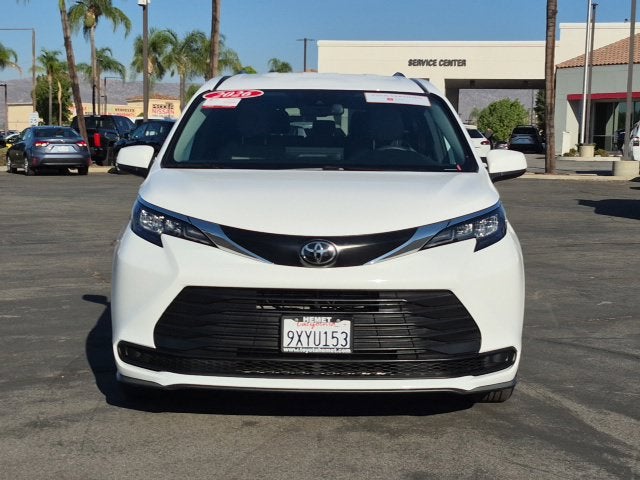 2026 Toyota Sienna LE 8 Passenger