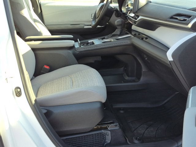 2026 Toyota Sienna LE 8 Passenger