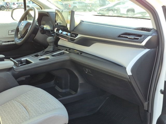 2026 Toyota Sienna LE 8 Passenger