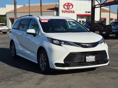 2026 Toyota Sienna LE 8 Passenger