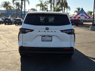 2026 Toyota Sienna LE 8 Passenger