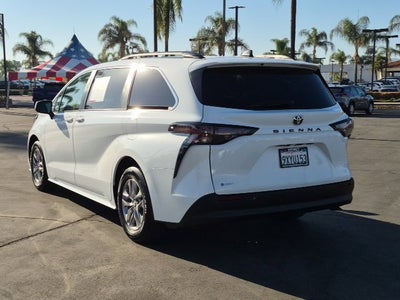 2026 Toyota Sienna LE 8 Passenger