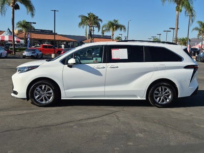 2026 Toyota Sienna LE 8 Passenger