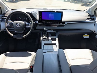 2026 Toyota Sienna XLE 8 Passenger