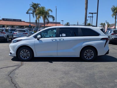2026 Toyota Sienna XLE 8 Passenger