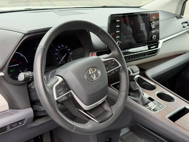 2023 Toyota Sienna XLE 7 Passenger