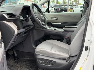 2023 Toyota Sienna XLE 7 Passenger