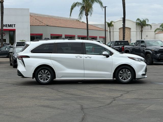 2023 Toyota Sienna XLE 7 Passenger
