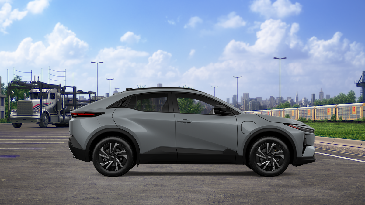2027 Toyota C-HR SE