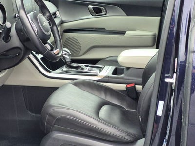 2024 Kia Carnival LX