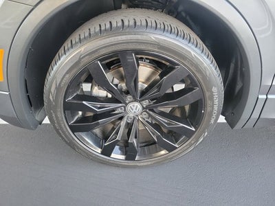 2021 Volkswagen Tiguan 2.0T SE R-Line Black