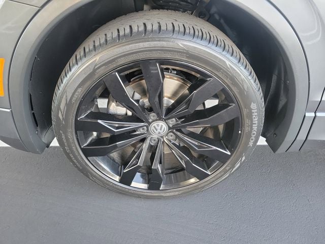 2021 Volkswagen Tiguan 2.0T SE R-Line Black
